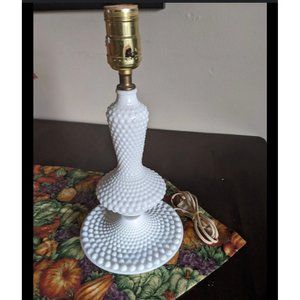1950s Hobnail white milk glass polka dot electric table lamp in working order.